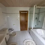 Grosse Ruhige In Segringen, Dachterasse, Fernblick Vom Grundstueck דירה