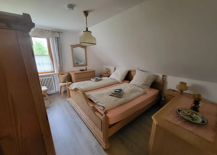 아파트 Grosse Ruhige In Segringen, Dachterasse, Fernblick Vom Grundstueck 딘클스버